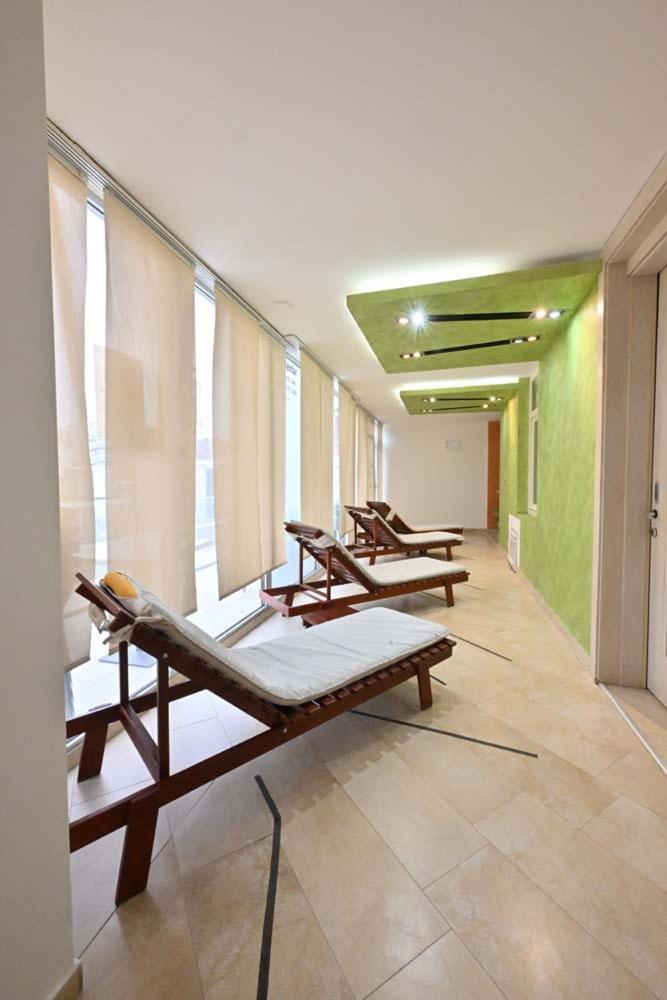 Hotel Tiski Cvet Novi Bečej Esterno foto