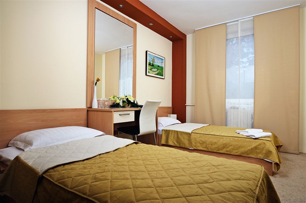Hotel Tiski Cvet Novi Bečej Esterno foto