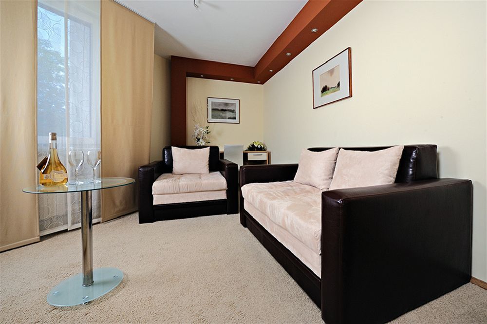 Hotel Tiski Cvet Novi Bečej Esterno foto